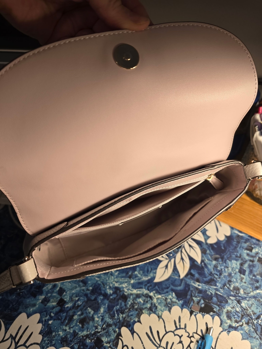 kate spade Pebbled Leather White Crossbody with Contrast Edge - Picture 3 of 3